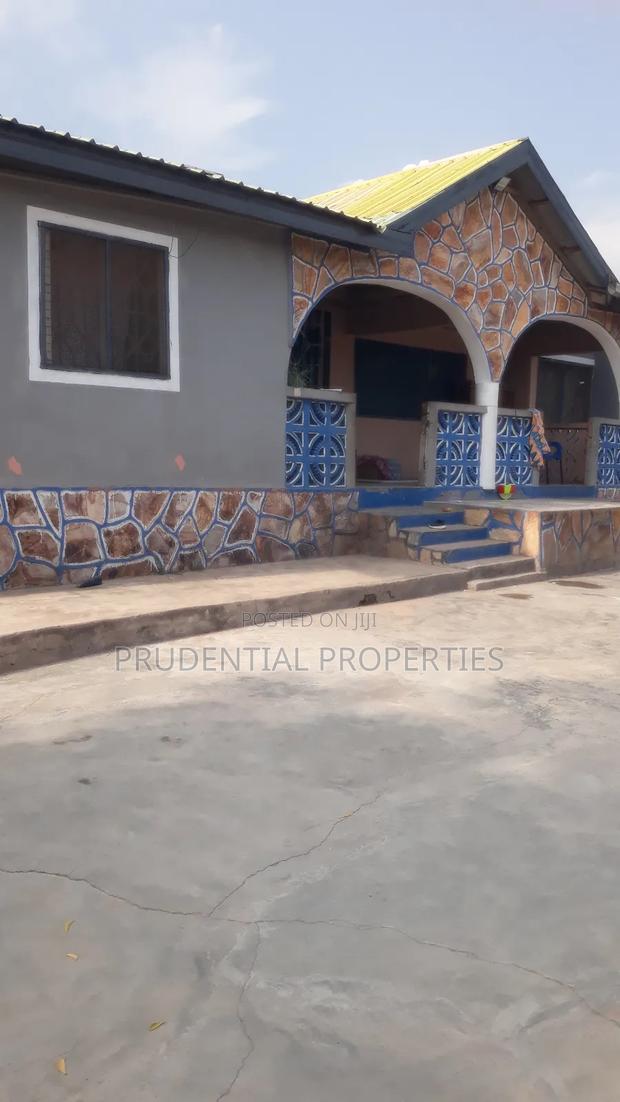 5bdrm House in Dodowa for sale · Photo 2
