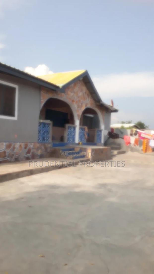 5bdrm House in Dodowa for sale · Photo 3
