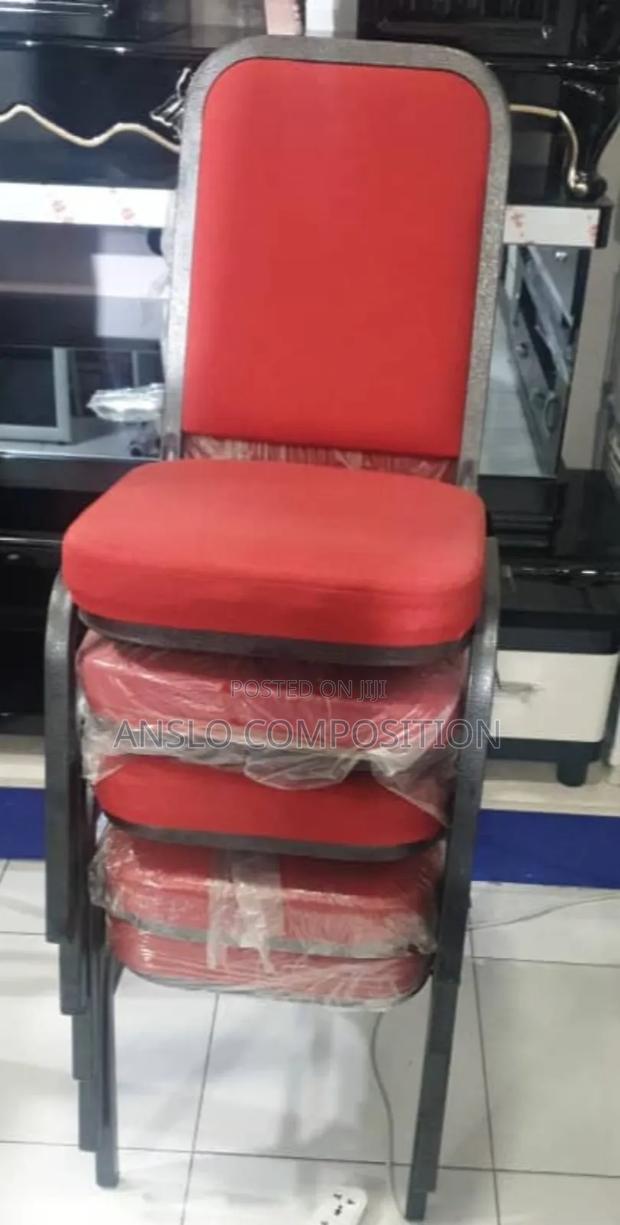 Fitted Auditorium Chair · Photo 1