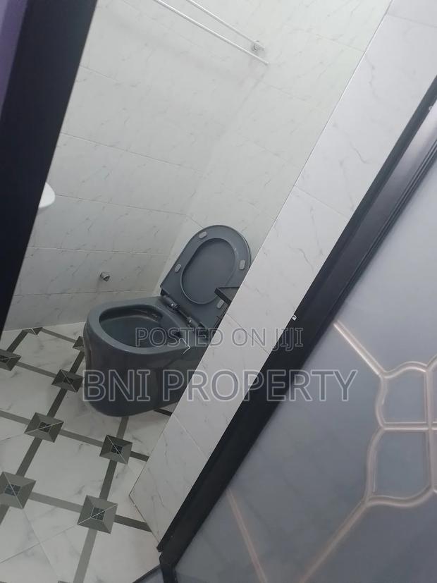 Furnished Single Bedroom and Balcony at Kwabenya · Photo 7