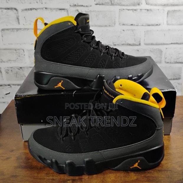Air Jordan R9 Og University Gold · Photo 2