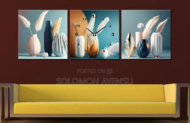 Quality 3 in 1 Wall Decor Frame Available in Different Colours · Photo 1