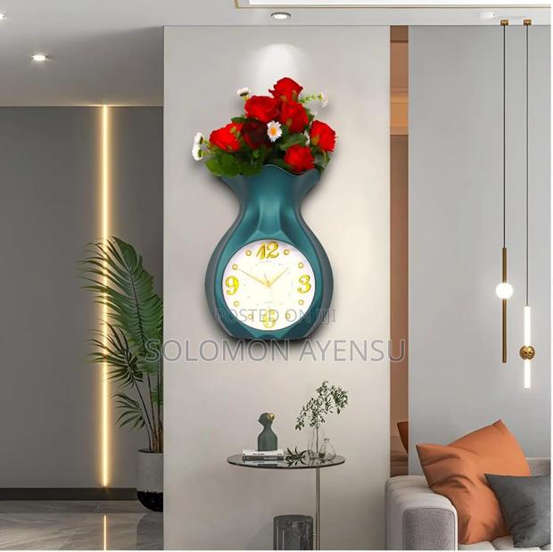 Quality Gold-Toned Plastic Tied Ribbons Wall Mirror With Clock Set. · Photo 3