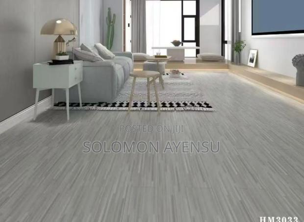 Quality Floor Stickers Available in Different Colours (36 Pieces) · Photo 2