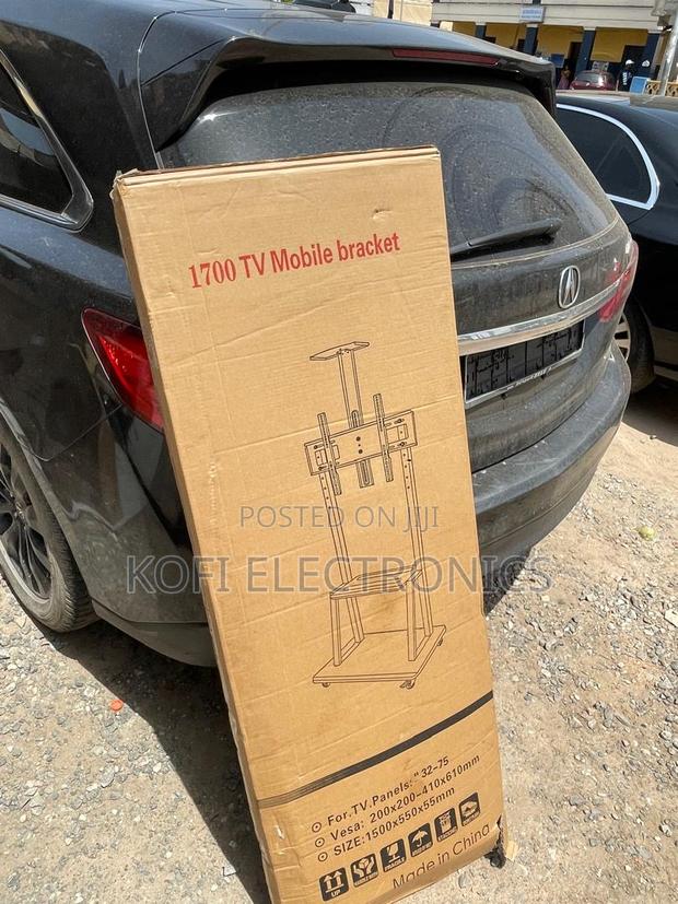 Titanframe Universal Tv Stand Built for 32–75” Screens · Photo 1