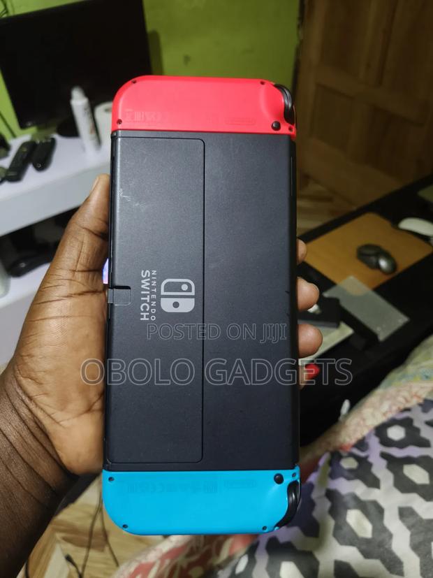 Nintendo Switch Oled Is Up for Sale · Photo 4