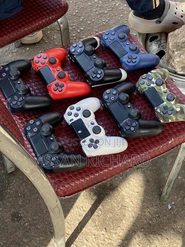 Original Playstation 4 Controller · Photo 5