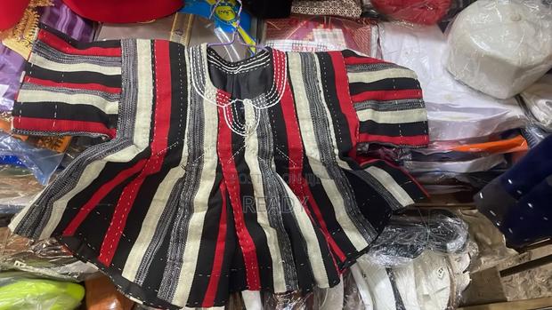 Quality Kids Smocks · Photo 3