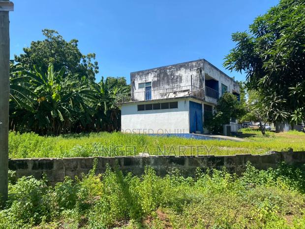 3 And Half Corner Plot For Sale At Cantonment · Photo 5