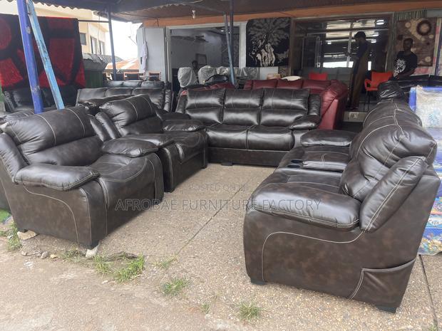 Quality Leather Sofas in Stock at Wholesale Deals · Photo 3
