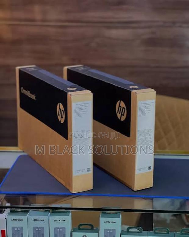 New Laptop HP OmniBook 5 Flip 8GB Intel Core I5 SSD 512GB · Photo 2