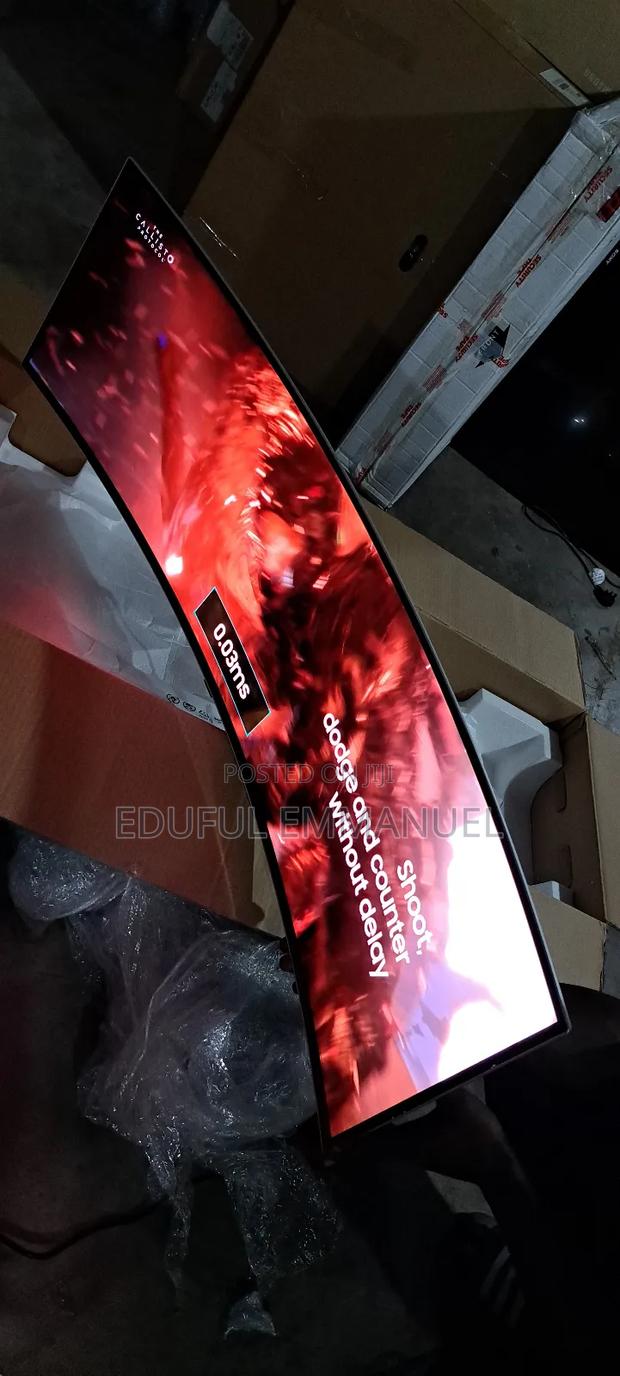 Samsung 49" Odyssey G9 Oled Curved 240hz Gaming Monitor · Photo 6