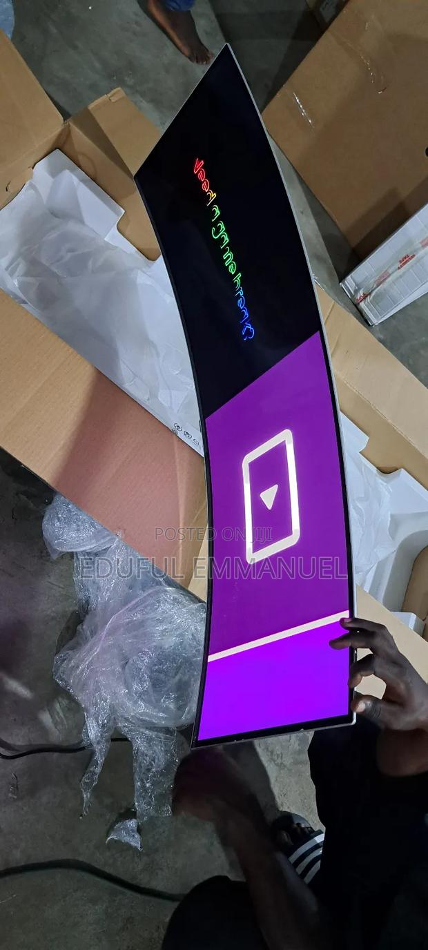 Samsung 49" Odyssey G9 Oled Curved 240hz Gaming Monitor · Photo 7