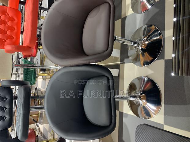 Bar Chair- Adjustable · Photo 1