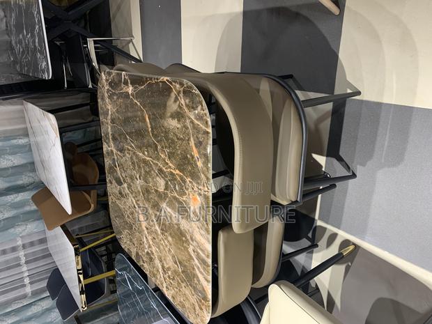 Marble Dining (4 Chairs) · Photo 2