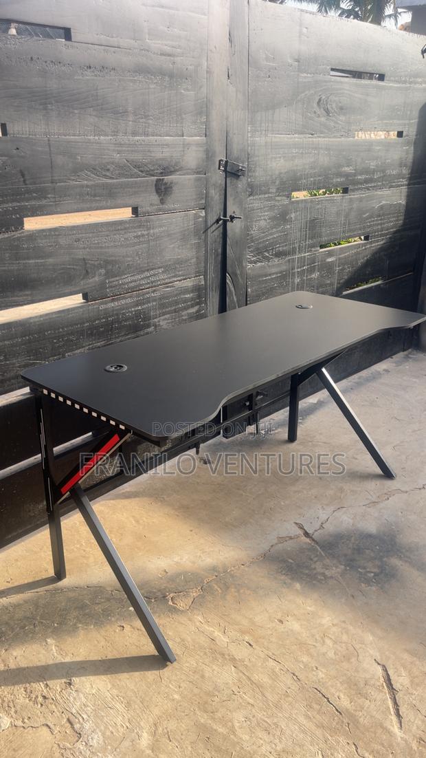 Gaming/ Home Office Table · Photo 1