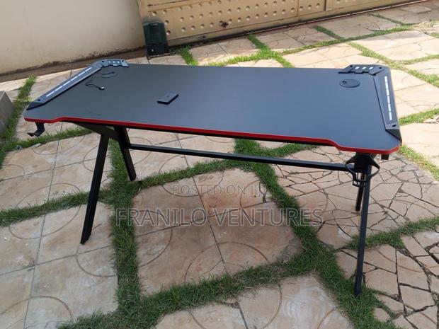 Game / Computer Table With Rgb( 1.4m) · Photo 2