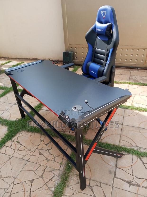 Game / Computer Table With Rgb( 1.4m) · Photo 1