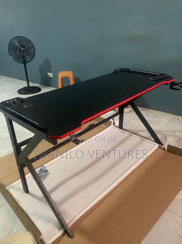 Game / Computer Table With Rgb( 1.4m) · Photo 3
