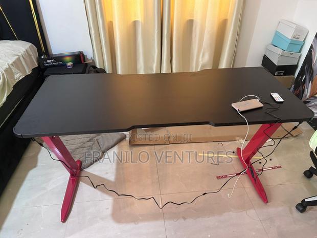 RGB Game Table (Z -Legs) · Photo 2