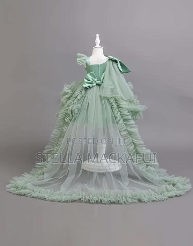 Gown With Veil for 1-2yrs Only · Photo 4