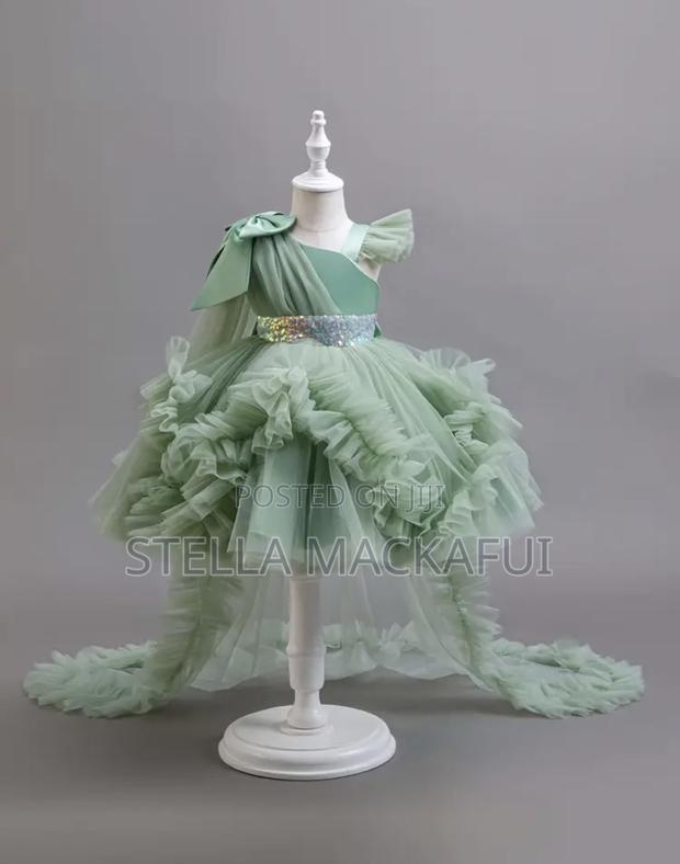 Gown With Veil for 1-2yrs Only · Photo 5
