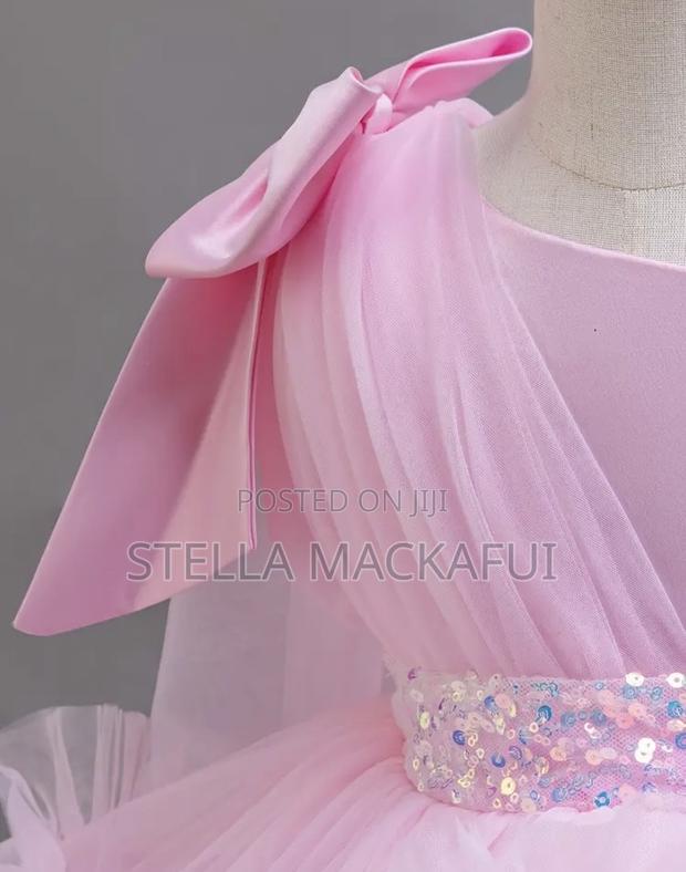 Gown With Veil for 1-2yrs Only · Photo 6