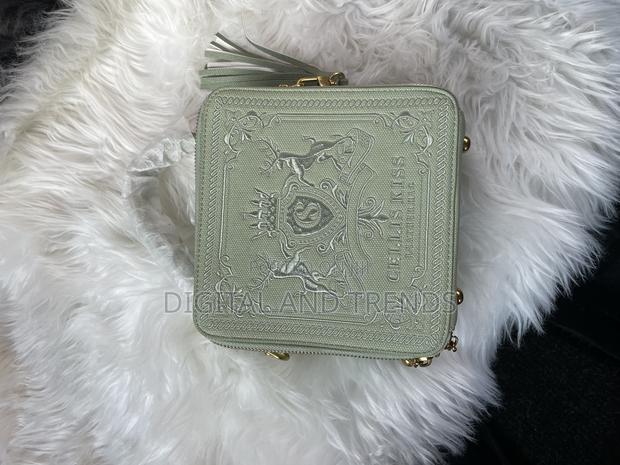 Sage Green Leather Box -Shaped Crossbody Bag. · Photo 2