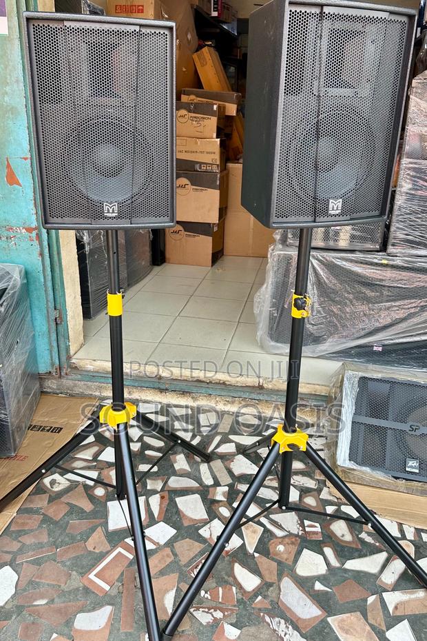 Martin Audio 10" Short Range Speakers Plus Stand · Photo 1