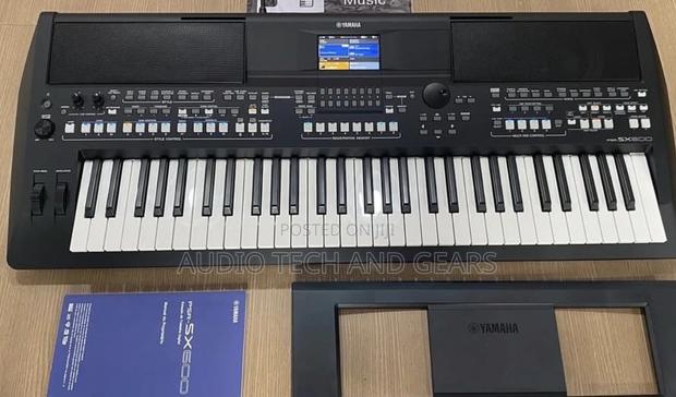 Yamaha PSR Sx600 Electronic Keyboard · Photo 1