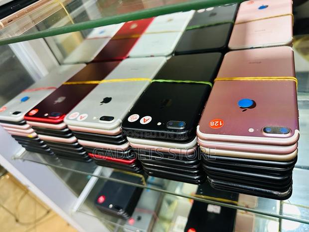 Apple iPhone 7 Plus 32 GB Rose Gold · Photo 3