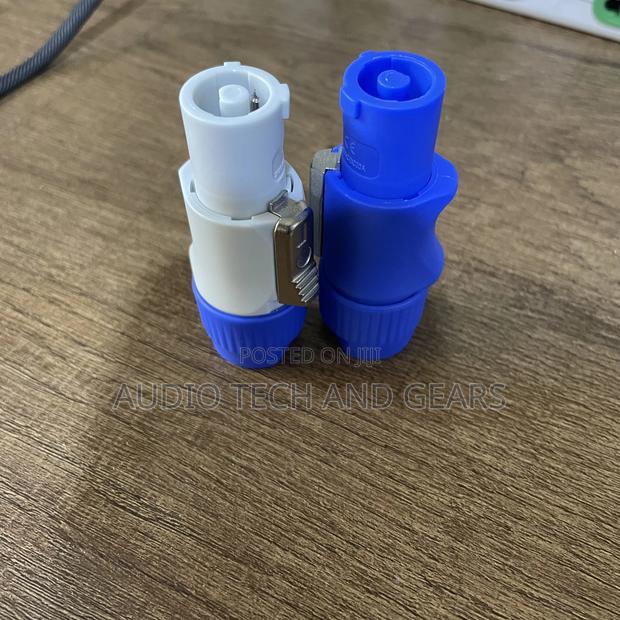Neutrix Powercon Plug · Photo 1