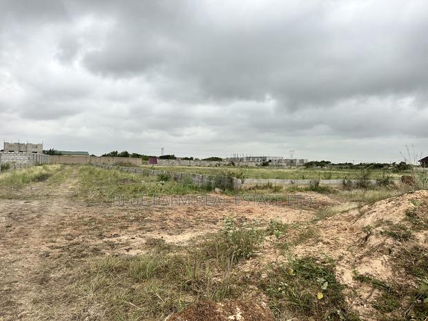 Dawhenya Plots for Builders—Start Construction Immediately · Photo 2