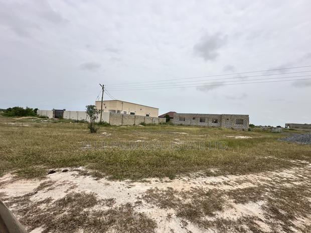 Dawhenya Plots for Builders—Start Construction Immediately · Photo 4