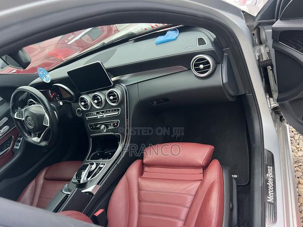Mercedes-Benz C300 Sport Sedan RWD (2.0L 4cyl 7A) 2017 Silver · Photo 4