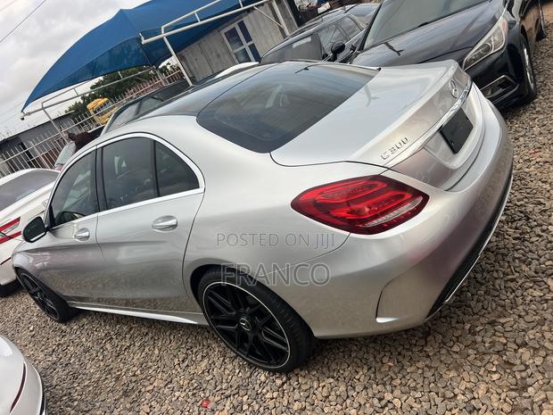 Mercedes-Benz C300 Sport Sedan RWD (2.0L 4cyl 7A) 2017 Silver · Photo 3