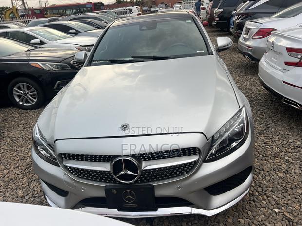Mercedes-Benz C300 Sport Sedan RWD (2.0L 4cyl 7A) 2017 Silver · Photo 5