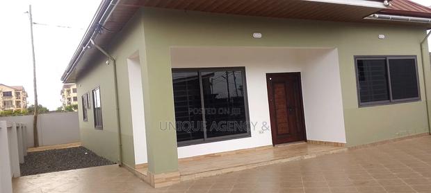 3bdrm Bungalow in Community 25 for sale · Photo 8