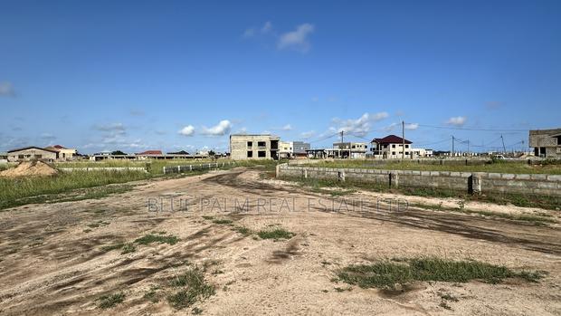 Community 25 - Commercial or Residential—Build What You Want · Photo 2