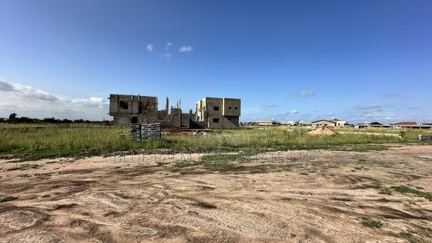 Community 25 - Commercial or Residential—Build What You Want · Photo 3