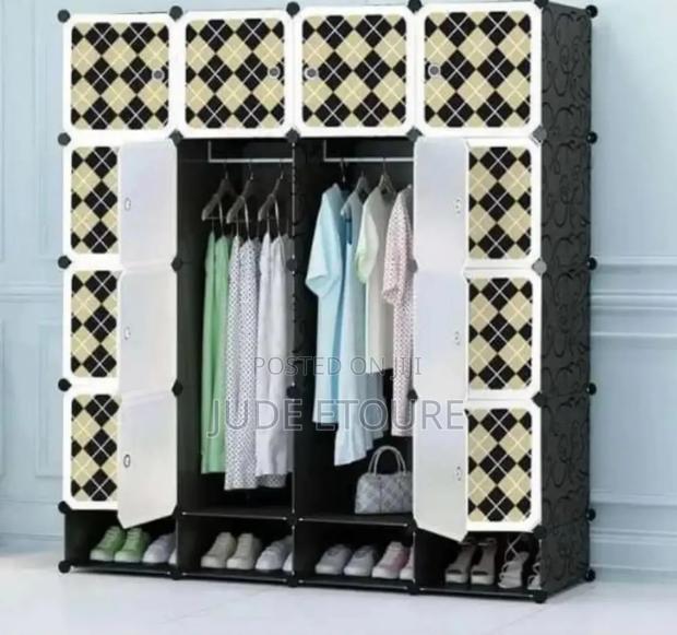 Plasting Wardrobe · Photo 1