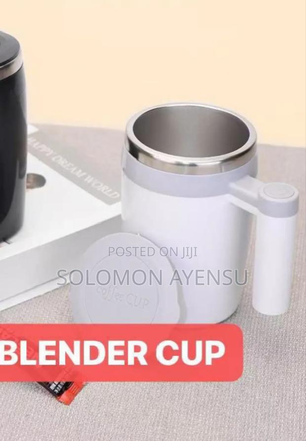 Quality Automatic Self-stirring Magnetic Mugs · Photo 1