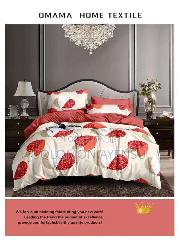 Quality 2 Different Bedsheets With 5 Pillows Cases · Photo 3