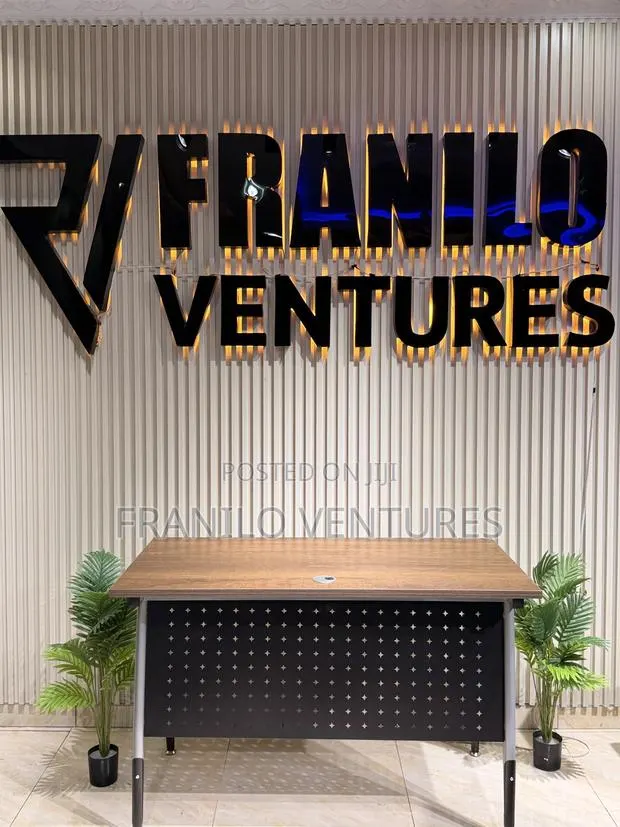 1.2m Office Desk · Photo 1
