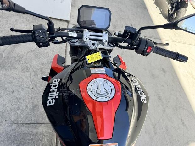 New Aprilia Tuono 2025 Red · Photo 5