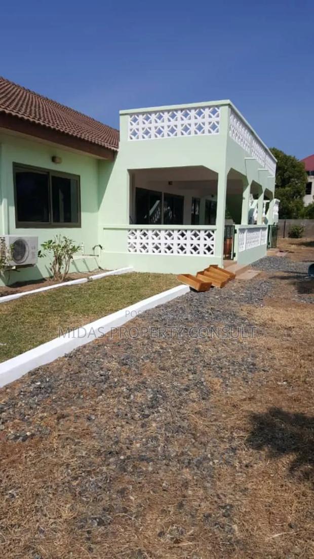 2bdrm House in Ada Foah, Sege for sale · Photo 2