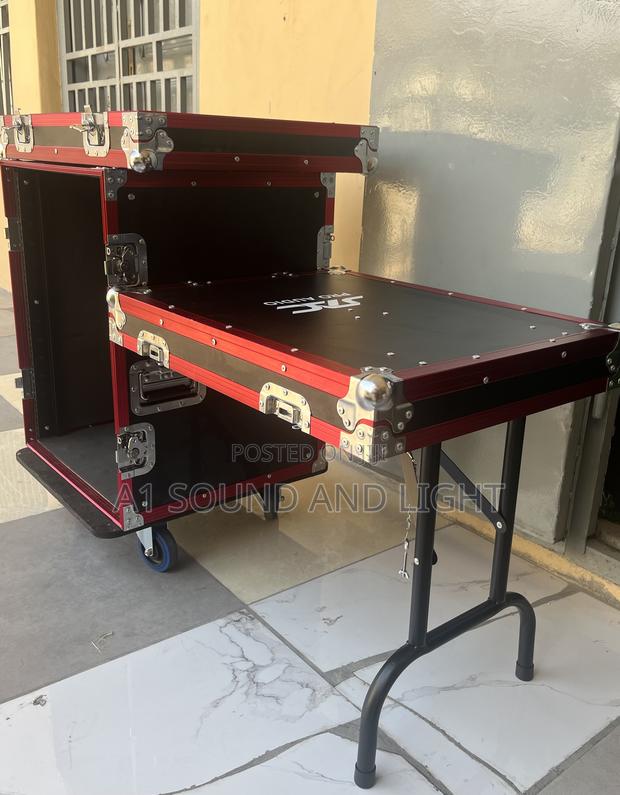 Amplifier Rack 14u - Red · Photo 1