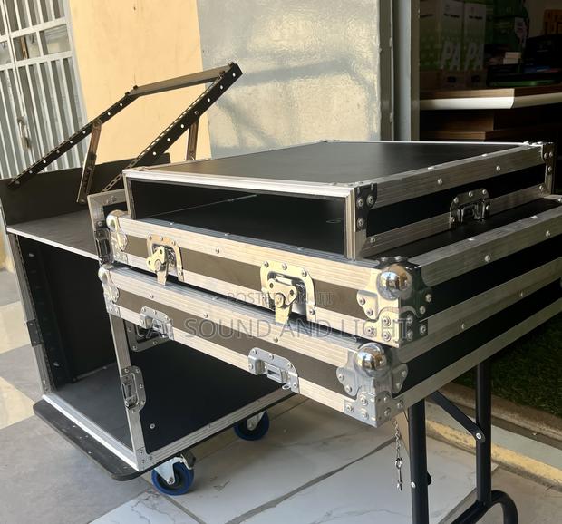 Dj Amplifier Rack 12u- Silver · Photo 2