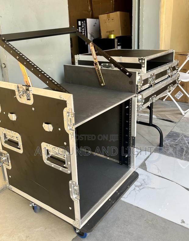 Dj Amplifier Rack 12u- Silver · Photo 3