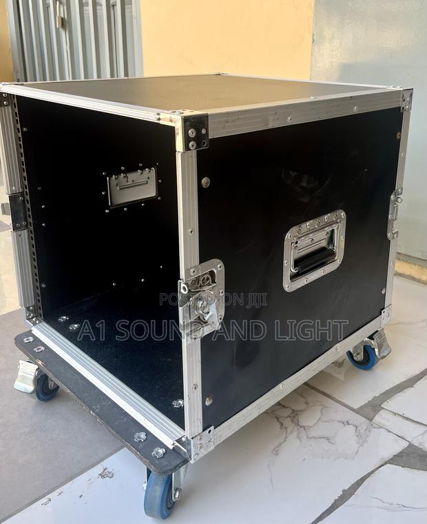 Dj Amplifier Rack 12u- Silver · Photo 4